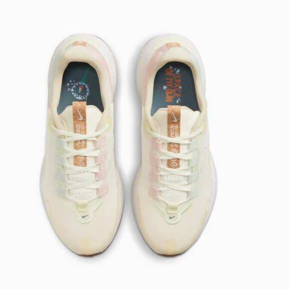 Nike React Escape Run 'Cashmere White Pearl White' Size 5.5 NWOT - Picture 3 of 10